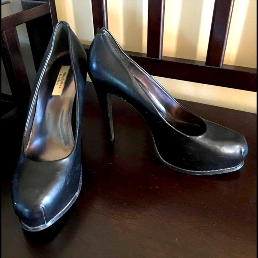 Vera Wang Pumps
